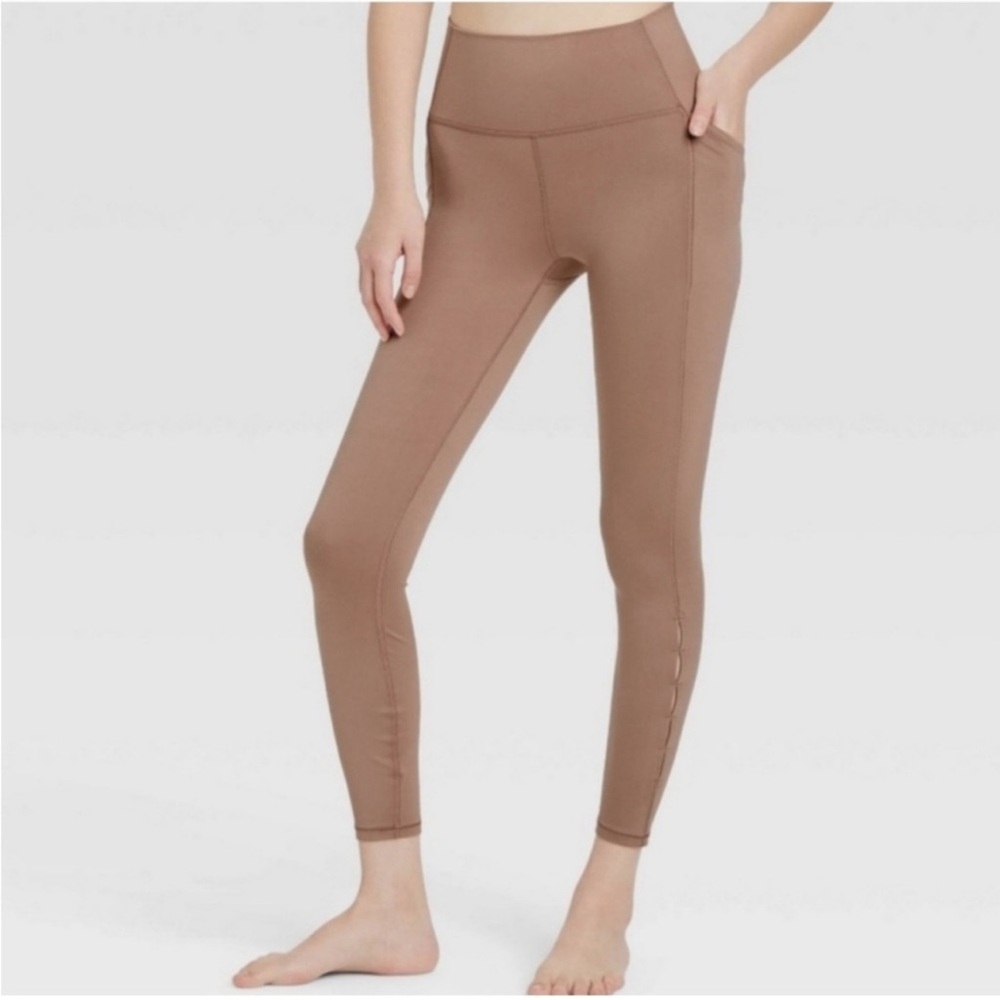 BNWT All in Motion Taupe Brown Leggings Size Medium